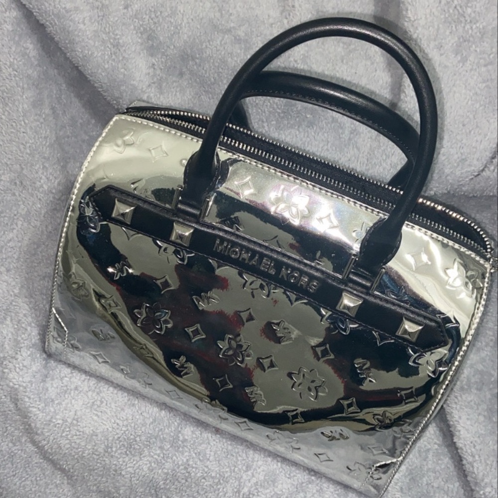 Hand bag